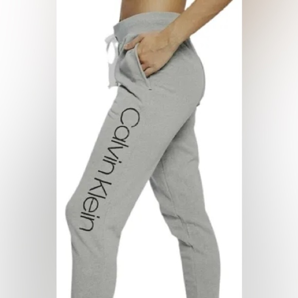 🩶Calvin Klein women’s Gray Logo Jogger Pants